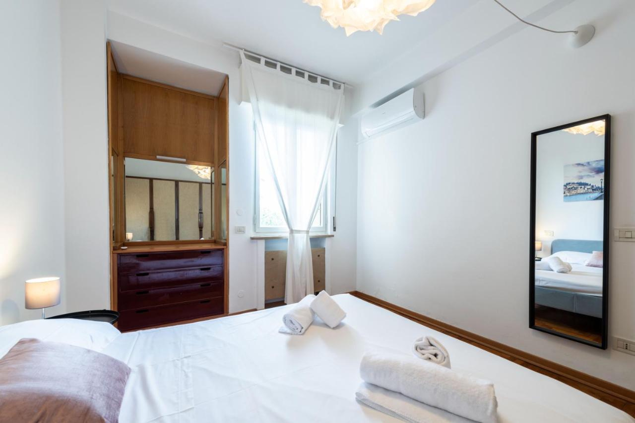 Riverview Luxury Flat เวโรนา ภายนอก รูปภาพ