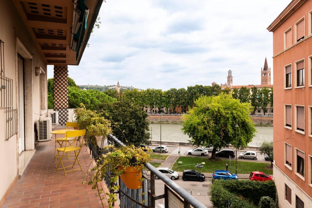 Riverview Luxury Flat เวโรนา ภายนอก รูปภาพ
