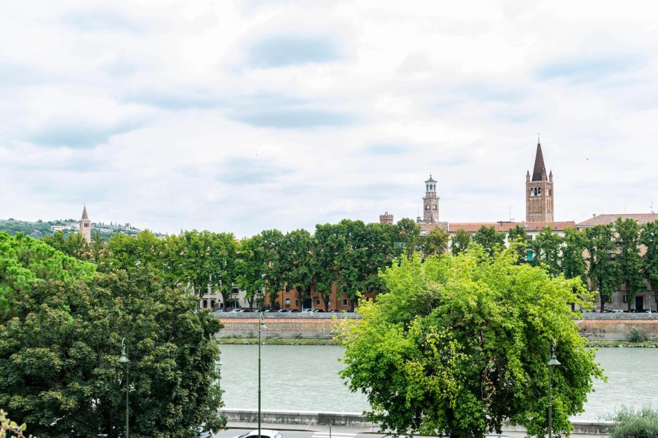 Riverview Luxury Flat เวโรนา ภายนอก รูปภาพ