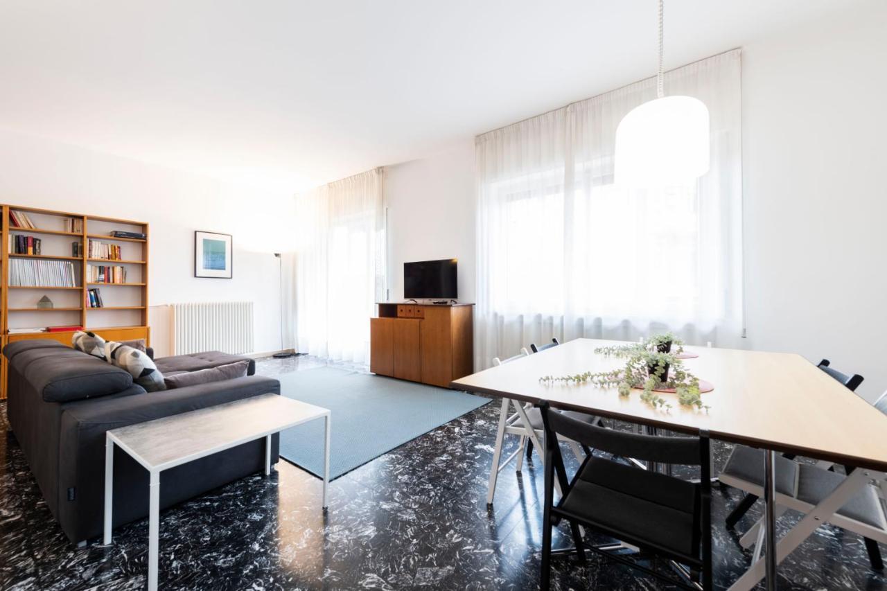 Riverview Luxury Flat เวโรนา ภายนอก รูปภาพ