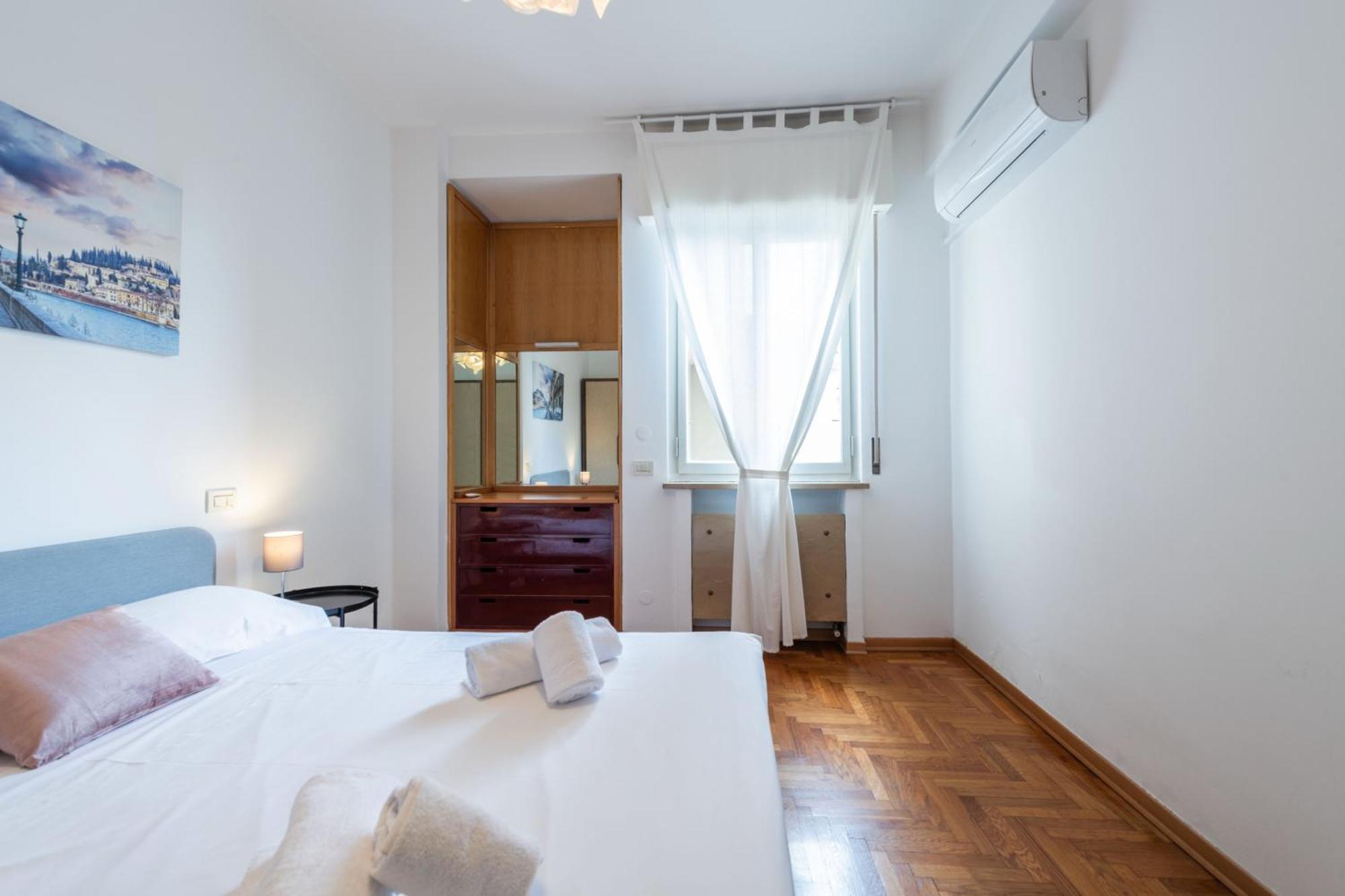 Riverview Luxury Flat เวโรนา ภายนอก รูปภาพ
